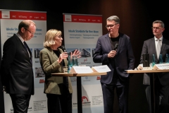 DD77_Podium-in-Aktion1